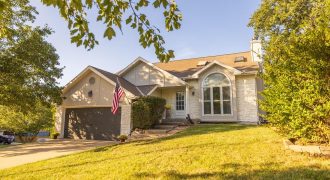 Homes for Sale in Kansas City, MO 64151 | 6453 N Amoret Avenue
