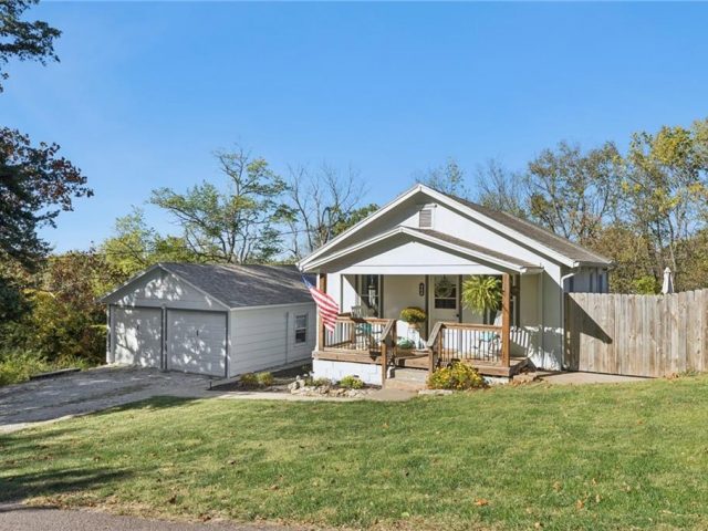 Homes for Sale in Excelsior Springs, MO 64024 | 600  Centralia Avenue