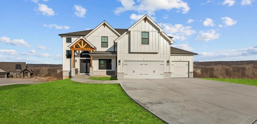 Homes for Sale in Parkville, MO 64152 | 13590  Prairie Creek Place Homes for Sale in Parkville, MO 64152 | 13590  Prairie Creek Place