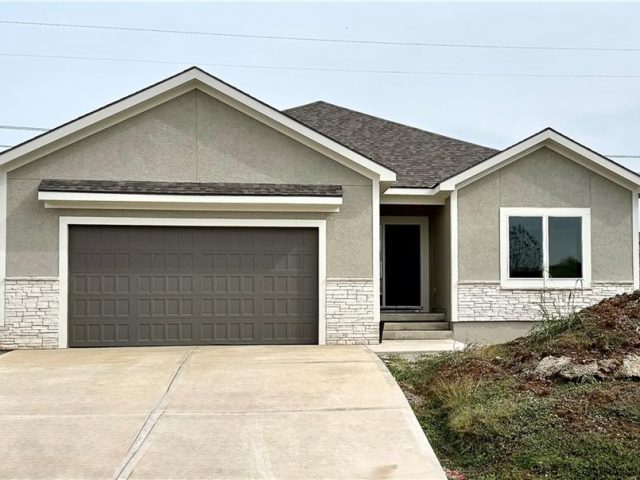 Homes for Sale in Kansas City, MO 64157 | 10101 N Oakland Avenue