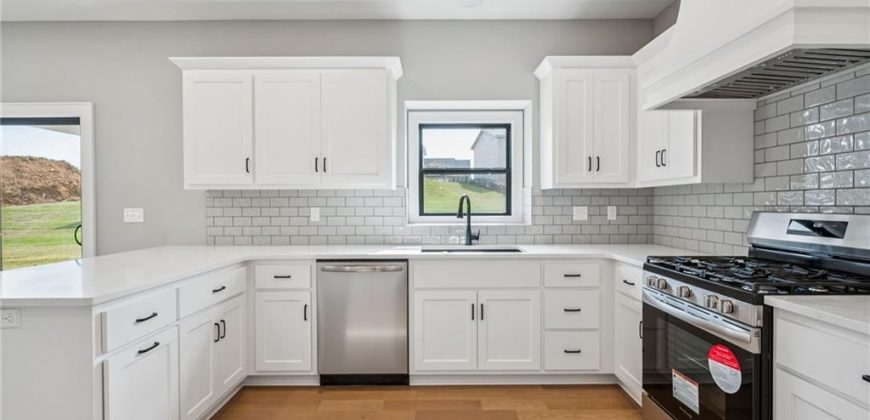 Homes for Sale in Liberty, MO 64068 | 1985  Longview Drive