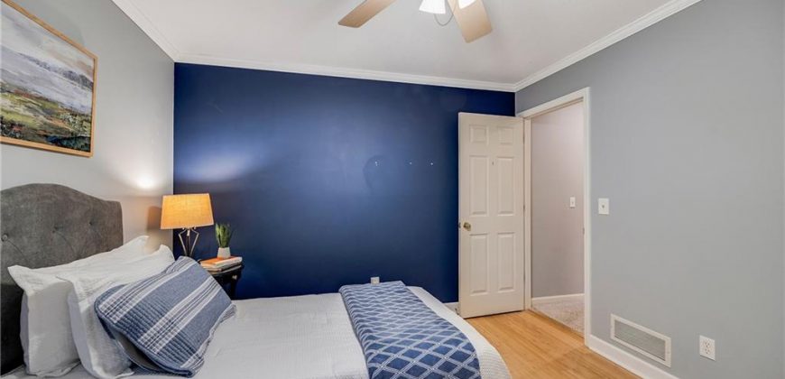 Homes for Sale in Kansas City, MO 64118 | 7824 N Park Avenue