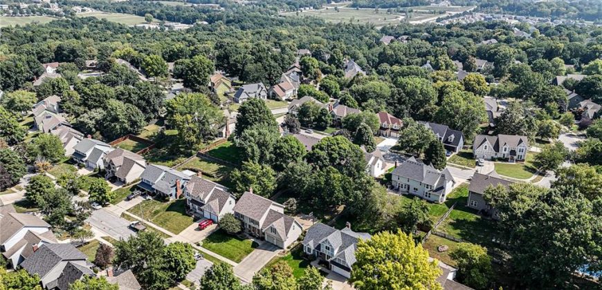 Homes for Sale in Kansas City, MO 64118 | 7824 N Park Avenue