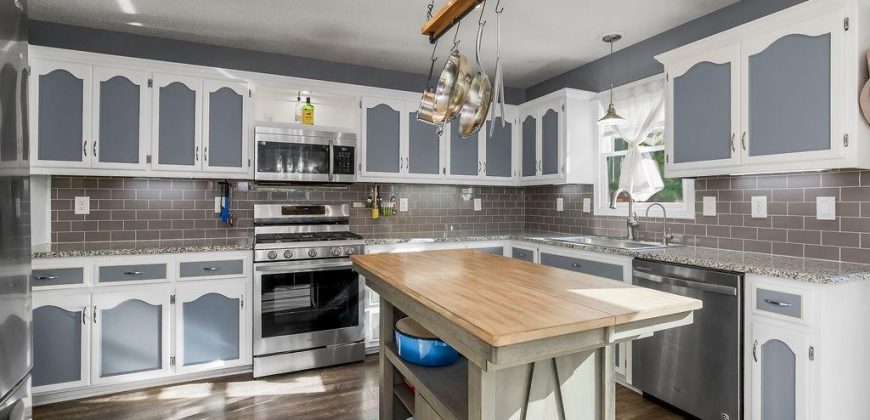 Homes for Sale in Kansas City, MO 64118 | 903 NW 62nd Terrace