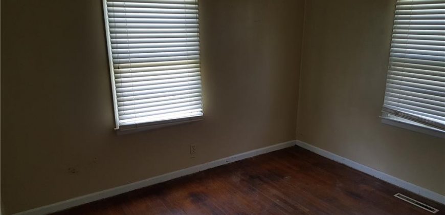 Homes for Sale in Kansas City, MO 64116 | 501 NE 42nd Street