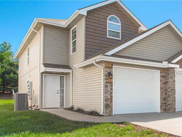 Homes for Sale in Platte City, MO 64079 | 13657  Oak Valley Drive