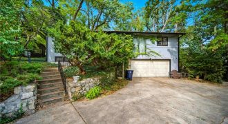 Homes for Sale in Kansas City, MO 64116 | 106 NW Greentree Lane