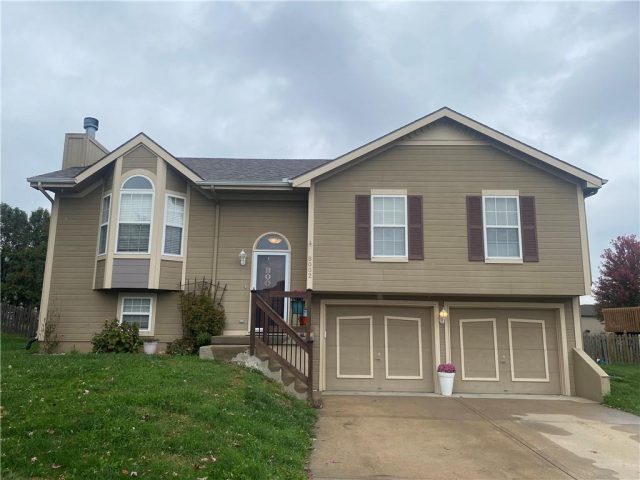 Homes for Sale in Kansas City, MO 64157 | 8002 NE 107th Street