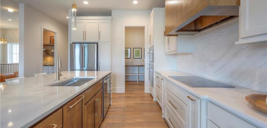 Homes for Sale in Parkville, MO 64152 | 8200  Westlake Drive