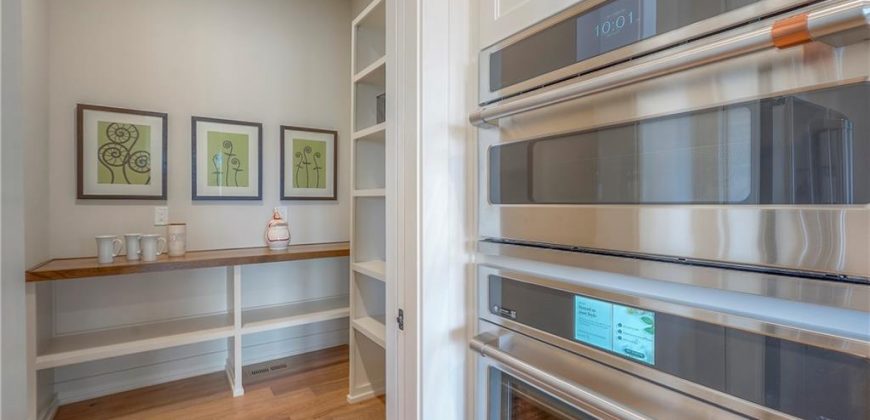 Homes for Sale in Parkville, MO 64152 | 8200  Westlake Drive