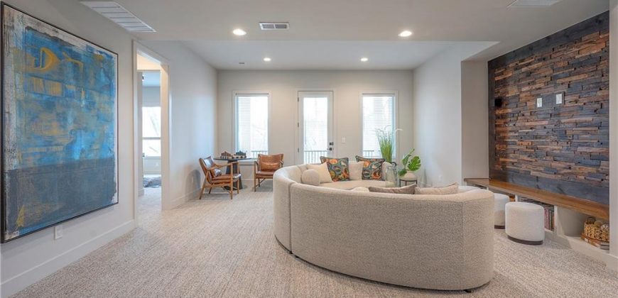 Homes for Sale in Parkville, MO 64152 | 8200  Westlake Drive