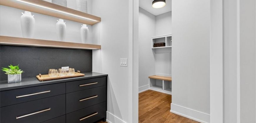 Homes for Sale in Parkville, MO 64152 | 8170  Westlake Drive