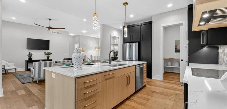 Homes for Sale in Parkville, MO 64152 | 8170  Westlake Drive