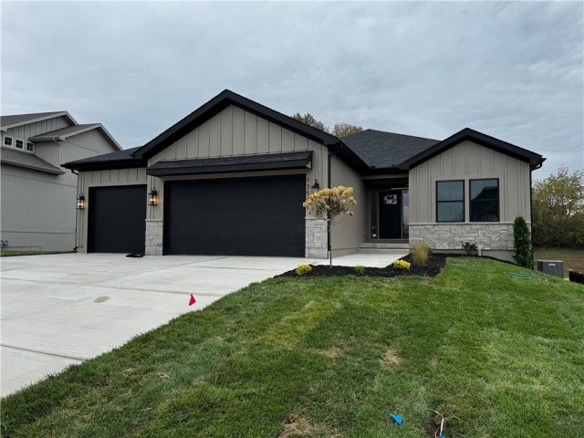 Homes for Sale in Kearney, MO 64060 | 13545 NE 114th Place