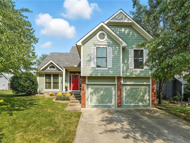 Homes for Sale in Kansas City, MO 64155 | 9601 N Wayne Avenue