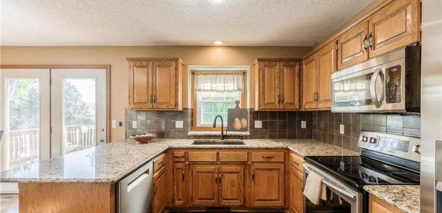 Homes for Sale in Liberty, MO 64068 | 1537  Canterbury Lane