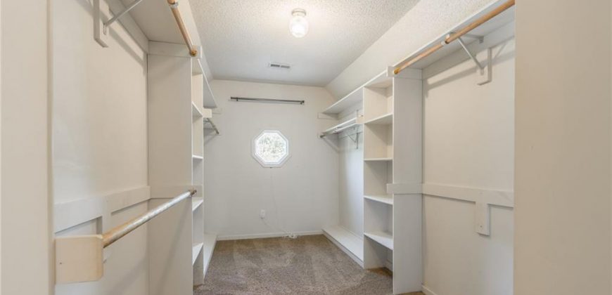 Homes for Sale in Liberty, MO 64068 | 1537  Canterbury Lane