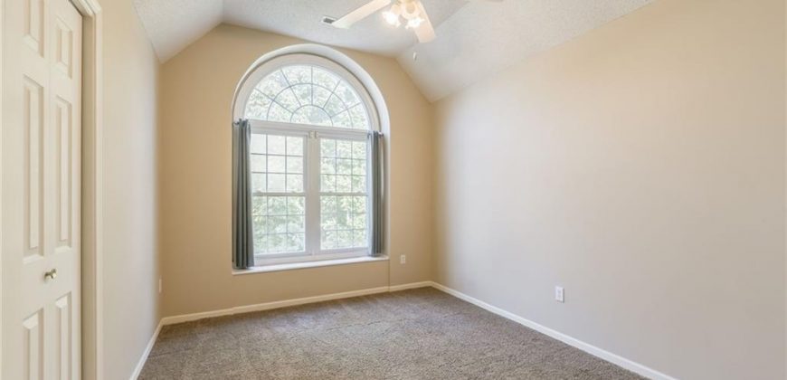 Homes for Sale in Liberty, MO 64068 | 1537  Canterbury Lane