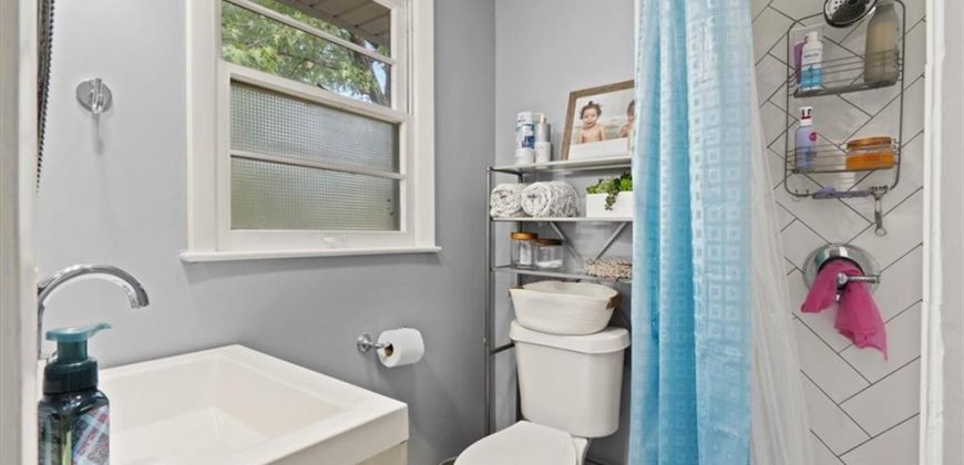 Homes for Sale in Gladstone, MO 64118 | 7104 N Baltimore Avenue