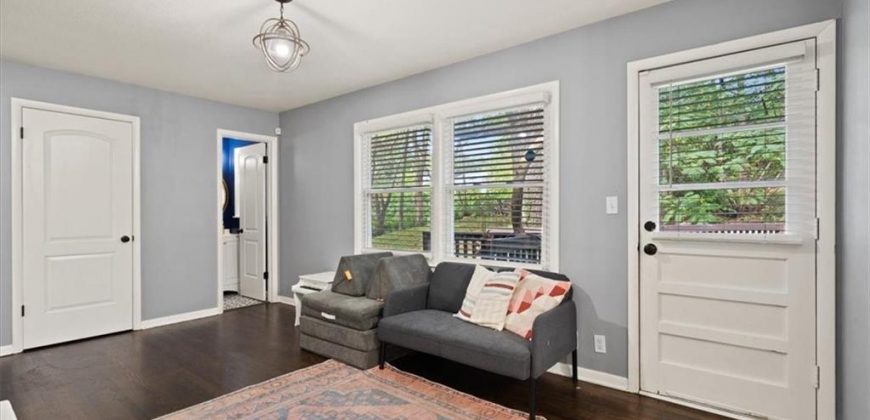 Homes for Sale in Gladstone, MO 64118 | 7104 N Baltimore Avenue