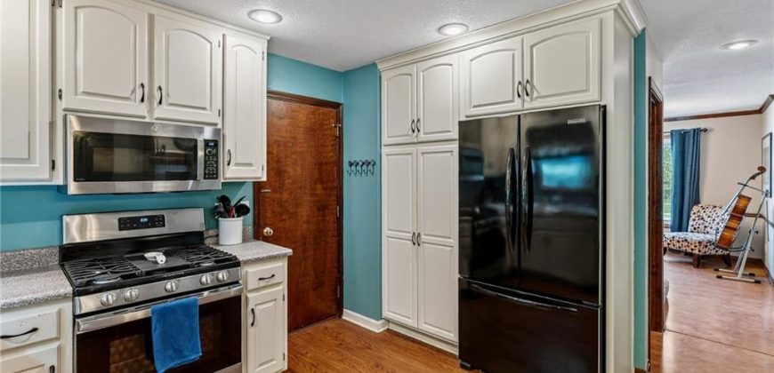 Homes for Sale in Liberty, MO 64068 | 716  White Oak Lane