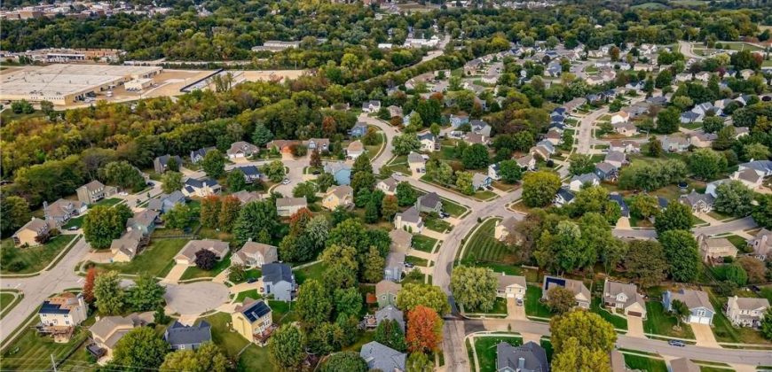 Homes for Sale in Liberty, MO 64068 | 716  White Oak Lane