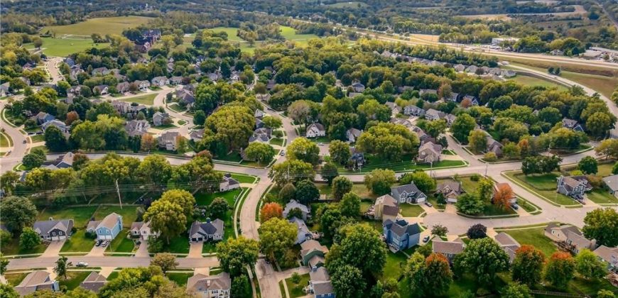 Homes for Sale in Liberty, MO 64068 | 716  White Oak Lane