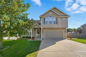 8015-N-Kensington-Avenue-mls-2583463-image-1