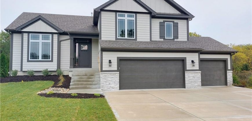 Homes for Sale in Kansas City, MO 64152 | 7515 N Everton Avenue Homes for Sale in Kansas City, MO 64152 | 7515 N Everton Avenue