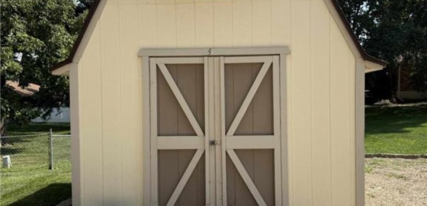 Homes for Sale in Kansas City, MO 64118 | 1305 NE 79th Street