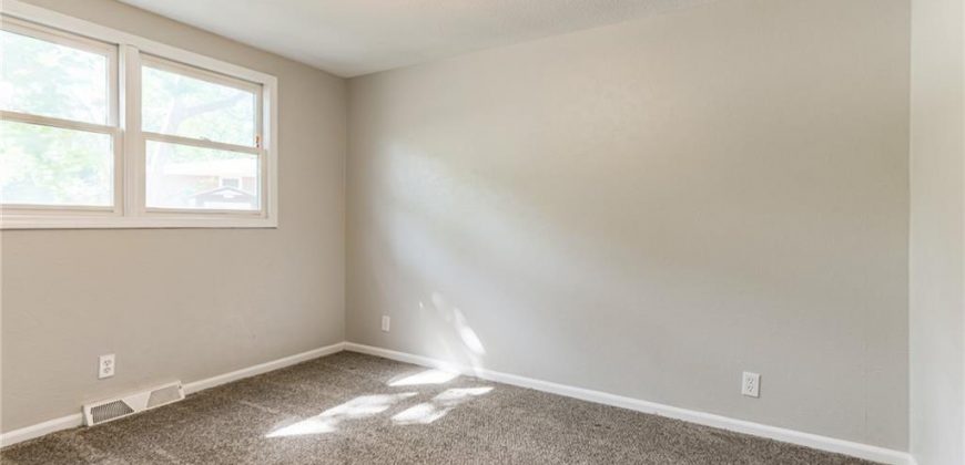 Homes for Sale in Kansas City, MO 64151 | 5018 NW Huonker Road