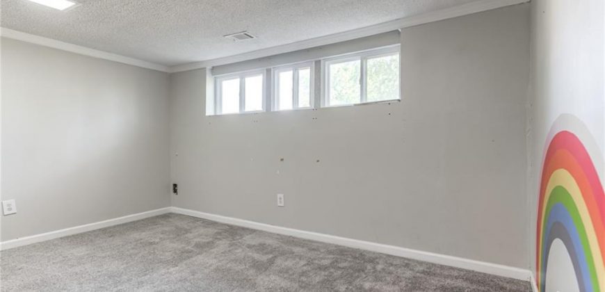 Homes for Sale in Kansas City, MO 64151 | 5018 NW Huonker Road