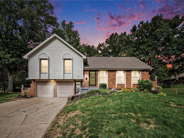 Homes for Sale in Kansas City, MO 64119 | 2704 NE 67th Place