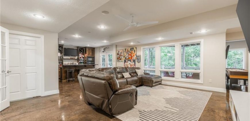 Homes for Sale in Kansas City, MO 64116 | 4319 N Hickory Lane