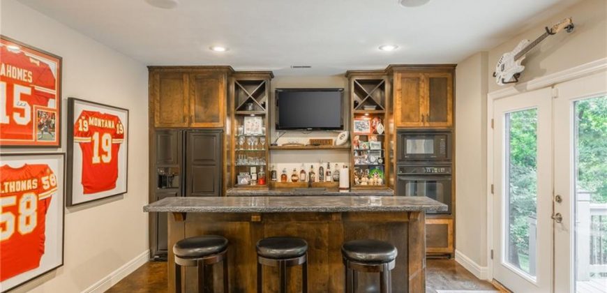 Homes for Sale in Kansas City, MO 64116 | 4319 N Hickory Lane