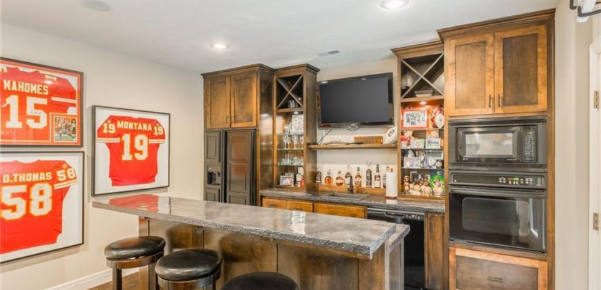 Homes for Sale in Kansas City, MO 64116 | 4319 N Hickory Lane