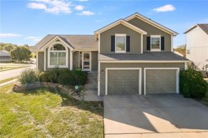 10700-N-Holmes-Street-mls-2579735-image-1