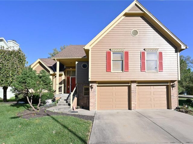 Homes for Sale in Kansas City, MO 64155 | 8605 N Flora Avenue