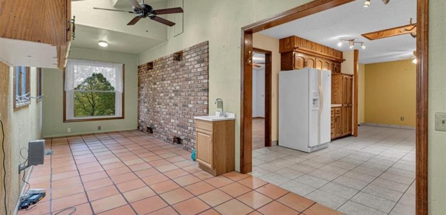 Homes for Sale in Kearney, MO 64060 | 16211  Kountryridge Drive Homes for Sale in Kearney, MO 64060 | 16211  Kountryridge Drive