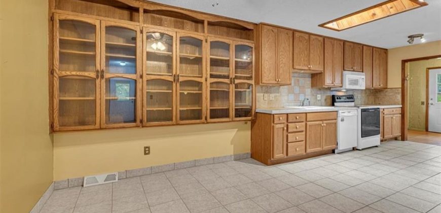 Homes for Sale in Kearney, MO 64060 | 16211  Kountryridge Drive Homes for Sale in Kearney, MO 64060 | 16211  Kountryridge Drive