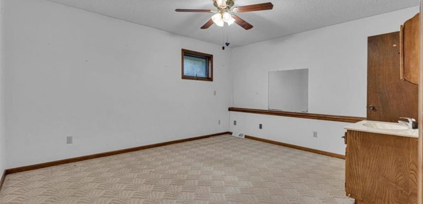 Homes for Sale in Kearney, MO 64060 | 16211  Kountryridge Drive Homes for Sale in Kearney, MO 64060 | 16211  Kountryridge Drive