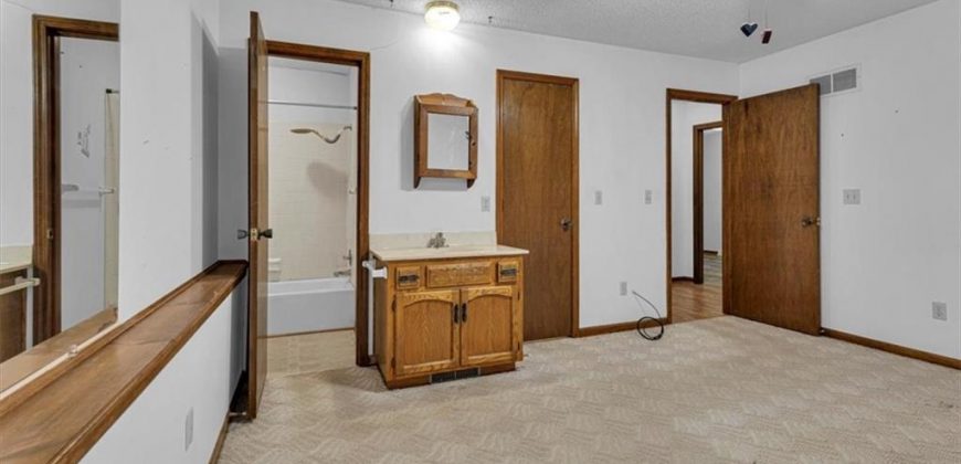 Homes for Sale in Kearney, MO 64060 | 16211  Kountryridge Drive Homes for Sale in Kearney, MO 64060 | 16211  Kountryridge Drive