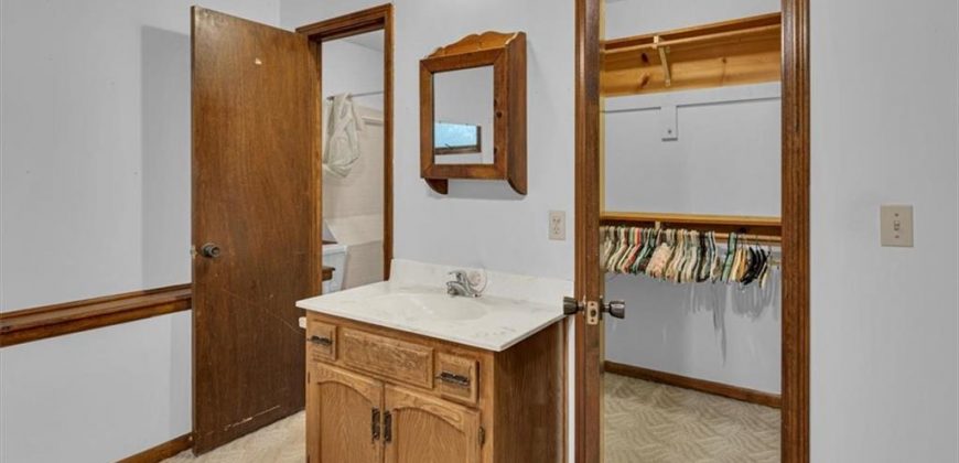 Homes for Sale in Kearney, MO 64060 | 16211  Kountryridge Drive Homes for Sale in Kearney, MO 64060 | 16211  Kountryridge Drive