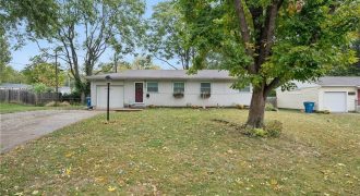 Homes for Sale in Gladstone, MO 64118 | 1002 NE Cowden Drive