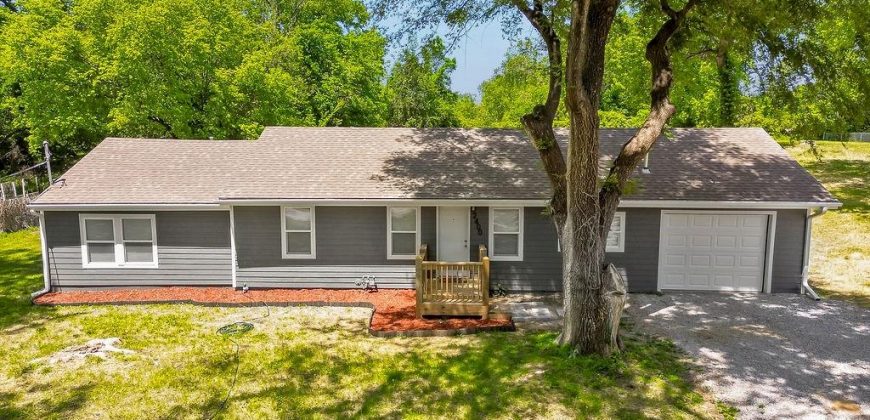 Homes for Sale in Kansas City, MO 64151 | 2308 NW 53rd Terrace