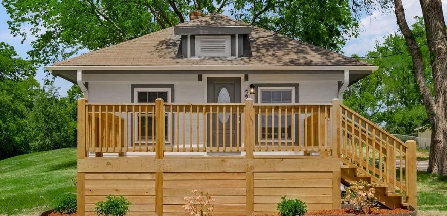 Homes for Sale in Kansas City, MO 64151 | 2308 NW 53rd Terrace