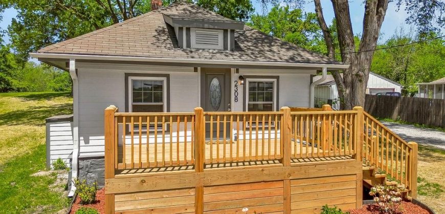 Homes for Sale in Kansas City, MO 64151 | 2308 NW 53rd Terrace