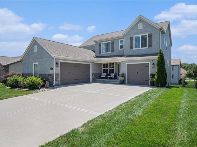 Homes for Sale in Kansas City, MO 64157 | 8630 N Farley Avenue