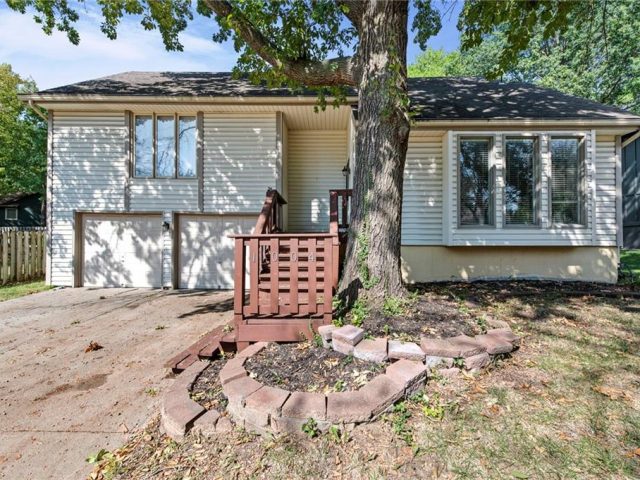 Homes for Sale in Kansas City, MO 64155 | 1004 NE 87th Terrace