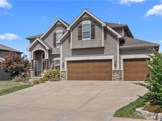 Homes for Sale in Kansas City, MO 64155 | 1012 NW 94th Street